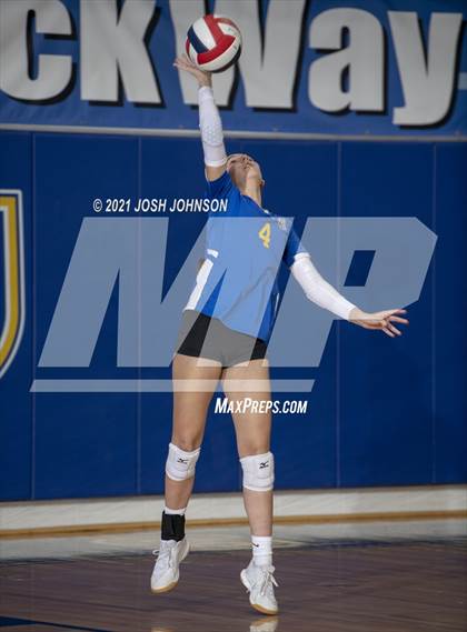 Thumbnail 3 in McDonell Central vs. Clear Lake (WIAA D4 Sectional Semifinal)  photogallery.