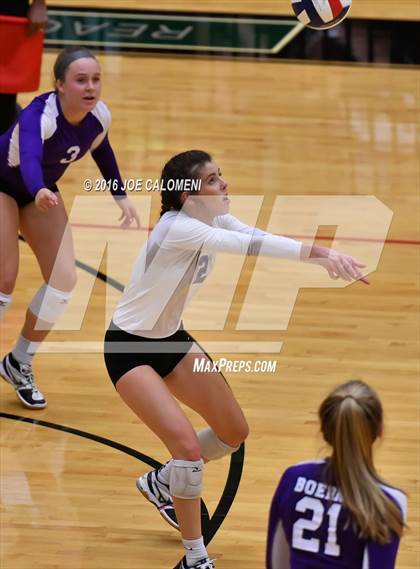 Thumbnail 3 in Boerne vs La Vernia (Class 5A BiDistrict) photogallery.