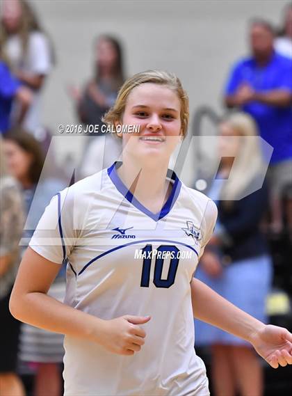 Thumbnail 2 in Boerne vs La Vernia (Class 5A BiDistrict) photogallery.