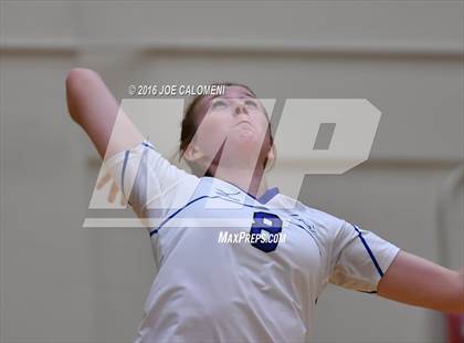 Thumbnail 1 in Boerne vs La Vernia (Class 5A BiDistrict) photogallery.