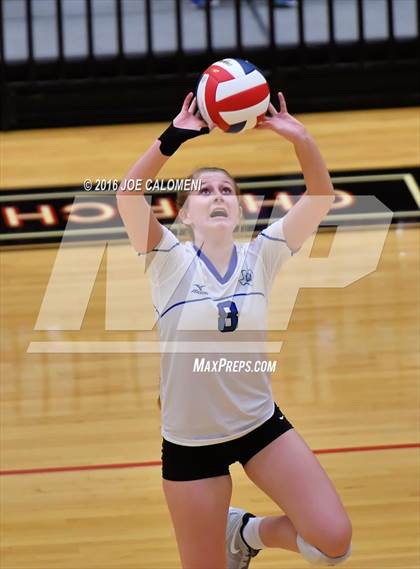 Thumbnail 1 in Boerne vs La Vernia (Class 5A BiDistrict) photogallery.