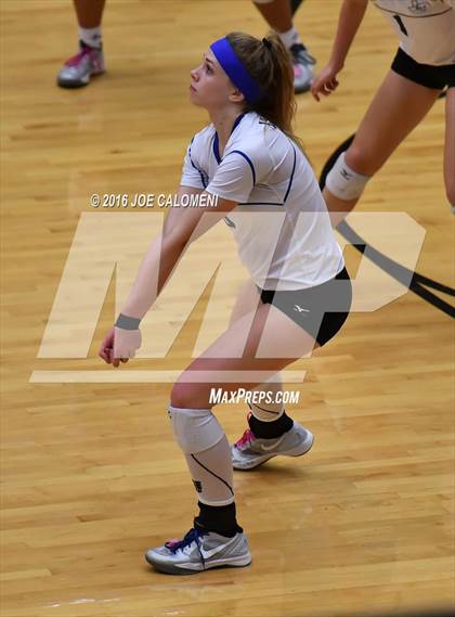 Thumbnail 1 in Boerne vs La Vernia (Class 5A BiDistrict) photogallery.