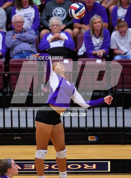 Thumbnail 1 in Boerne vs La Vernia (Class 5A BiDistrict) photogallery.