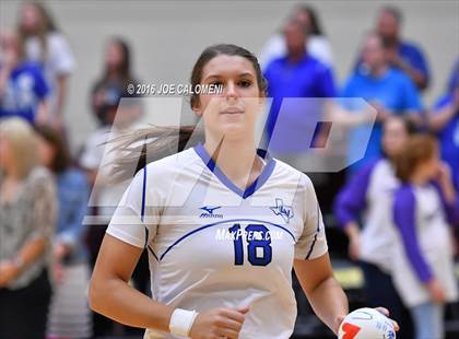 Thumbnail 1 in Boerne vs La Vernia (Class 5A BiDistrict) photogallery.
