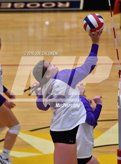 Thumbnail 1 in Boerne vs La Vernia (Class 5A BiDistrict) photogallery.