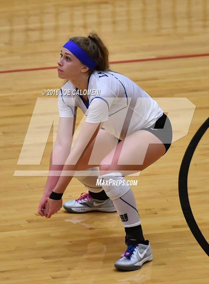 Thumbnail 3 in Boerne vs La Vernia (Class 5A BiDistrict) photogallery.