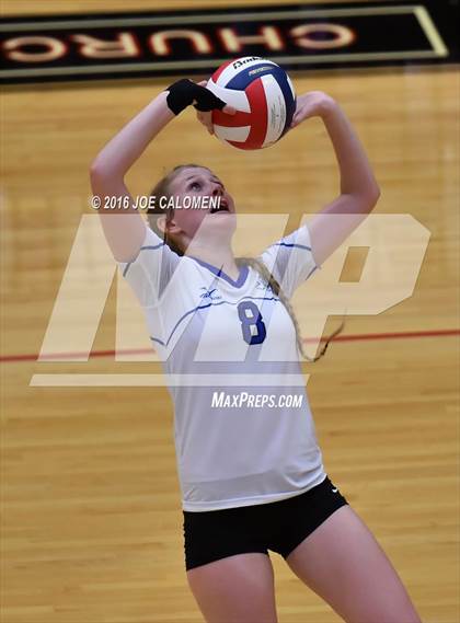 Thumbnail 3 in Boerne vs La Vernia (Class 5A BiDistrict) photogallery.