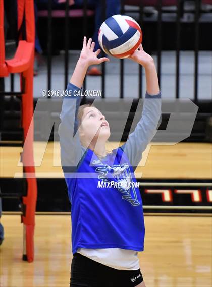 Thumbnail 3 in Boerne vs La Vernia (Class 5A BiDistrict) photogallery.