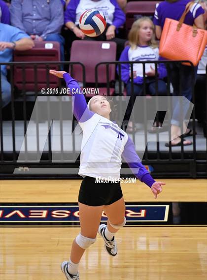 Thumbnail 1 in Boerne vs La Vernia (Class 5A BiDistrict) photogallery.