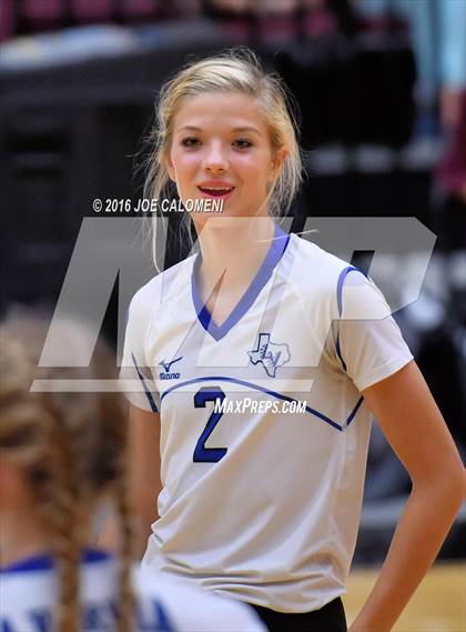 Thumbnail 3 in Boerne vs La Vernia (Class 5A BiDistrict) photogallery.