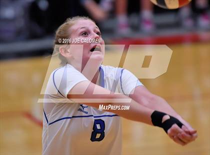 Thumbnail 2 in Boerne vs La Vernia (Class 5A BiDistrict) photogallery.