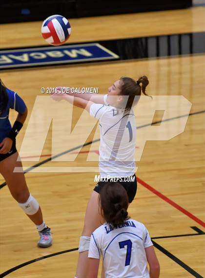 Thumbnail 1 in Boerne vs La Vernia (Class 5A BiDistrict) photogallery.