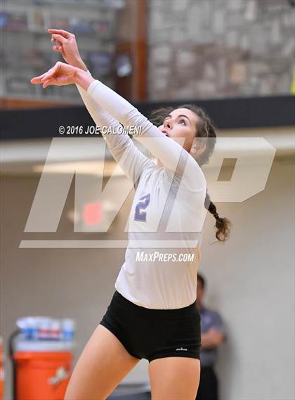 Thumbnail 2 in Boerne vs La Vernia (Class 5A BiDistrict) photogallery.