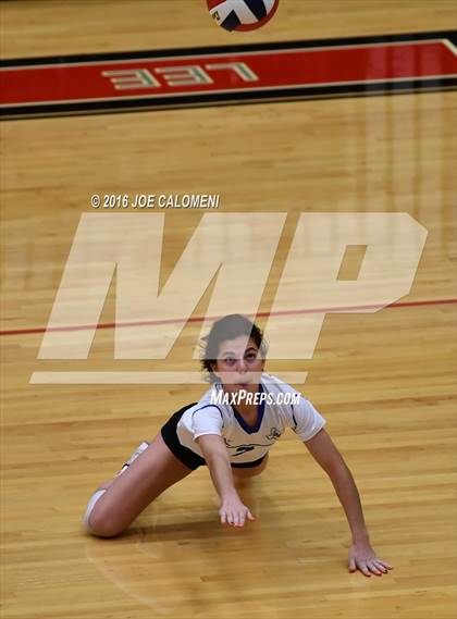 Thumbnail 2 in Boerne vs La Vernia (Class 5A BiDistrict) photogallery.