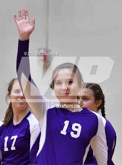 Thumbnail 2 in Boerne vs La Vernia (Class 5A BiDistrict) photogallery.
