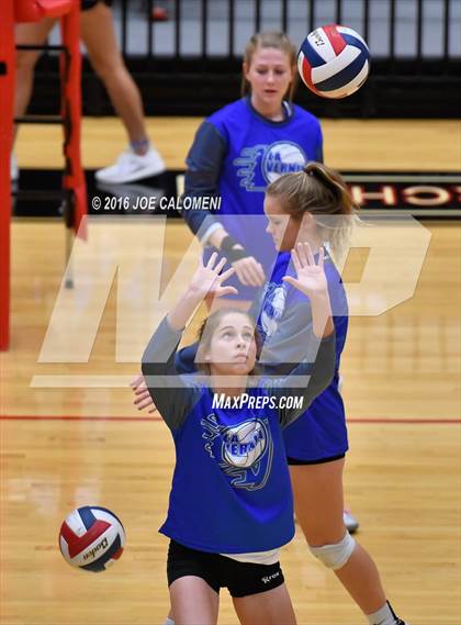 Thumbnail 3 in Boerne vs La Vernia (Class 5A BiDistrict) photogallery.