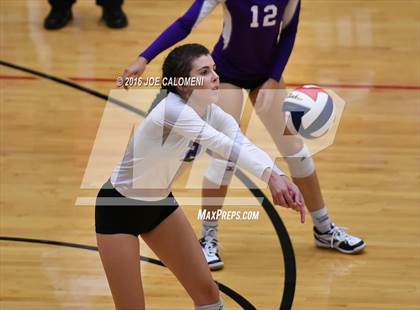 Thumbnail 3 in Boerne vs La Vernia (Class 5A BiDistrict) photogallery.