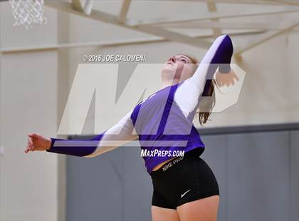 Thumbnail 3 in Boerne vs La Vernia (Class 5A BiDistrict) photogallery.