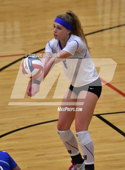 Thumbnail 1 in Boerne vs La Vernia (Class 5A BiDistrict) photogallery.