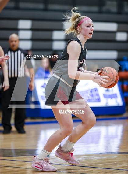 Thumbnail 3 in Helias vs Benton (Jefferson Bank Holiday Hoops) photogallery.