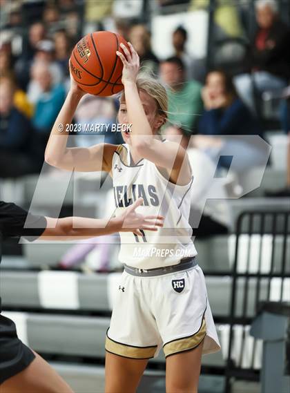 Thumbnail 2 in Helias vs Benton (Jefferson Bank Holiday Hoops) photogallery.