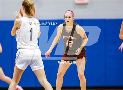 Thumbnail 2 in Helias vs Benton (Jefferson Bank Holiday Hoops) photogallery.