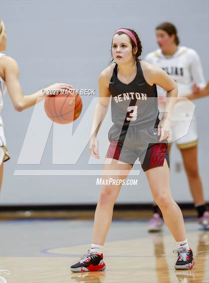 Thumbnail 2 in Helias vs Benton (Jefferson Bank Holiday Hoops) photogallery.
