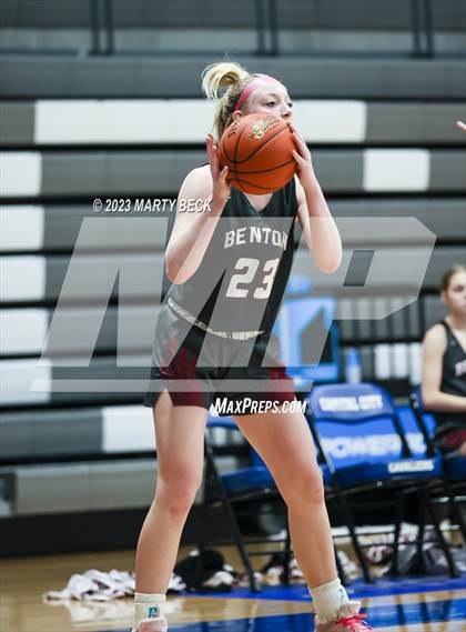 Thumbnail 2 in Helias vs Benton (Jefferson Bank Holiday Hoops) photogallery.