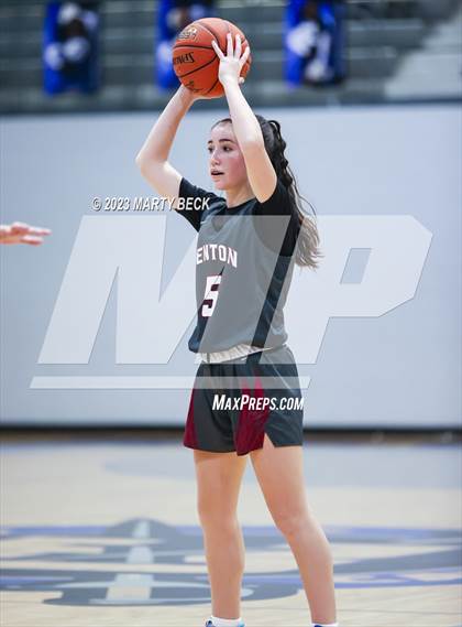 Thumbnail 3 in Helias vs Benton (Jefferson Bank Holiday Hoops) photogallery.