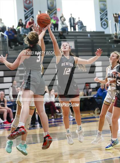 Thumbnail 2 in Helias vs Benton (Jefferson Bank Holiday Hoops) photogallery.