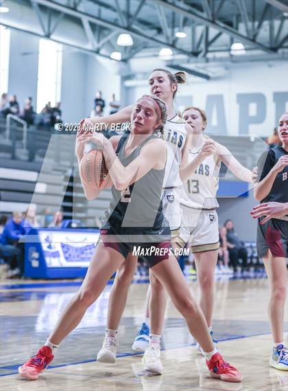 Thumbnail 2 in Helias vs Benton (Jefferson Bank Holiday Hoops) photogallery.