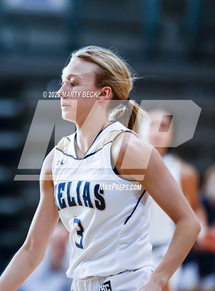 Thumbnail 2 in Helias vs Benton (Jefferson Bank Holiday Hoops) photogallery.