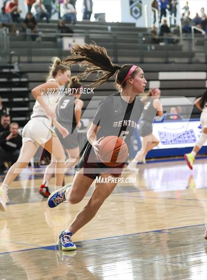 Thumbnail 2 in Helias vs Benton (Jefferson Bank Holiday Hoops) photogallery.