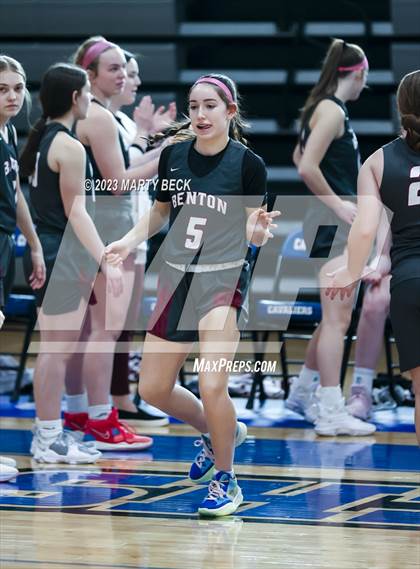 Thumbnail 3 in Helias vs Benton (Jefferson Bank Holiday Hoops) photogallery.