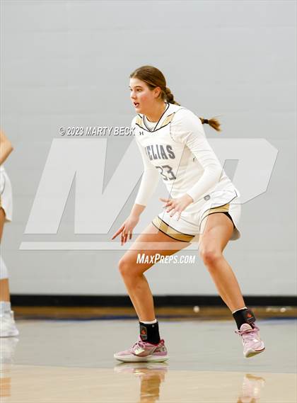 Thumbnail 2 in Helias vs Benton (Jefferson Bank Holiday Hoops) photogallery.