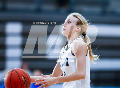 Thumbnail 3 in Helias vs Benton (Jefferson Bank Holiday Hoops) photogallery.