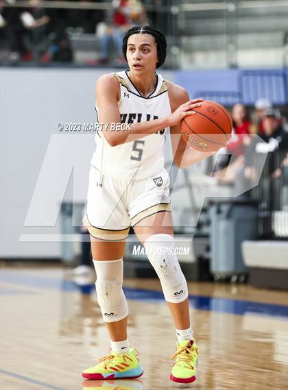 Thumbnail 2 in Helias vs Benton (Jefferson Bank Holiday Hoops) photogallery.