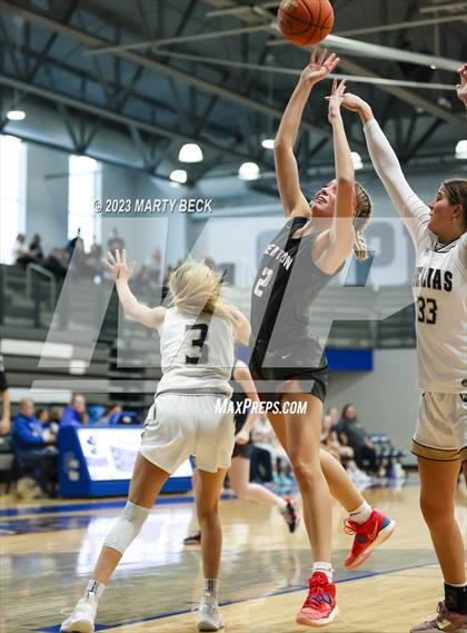 Thumbnail 1 in Helias vs Benton (Jefferson Bank Holiday Hoops) photogallery.
