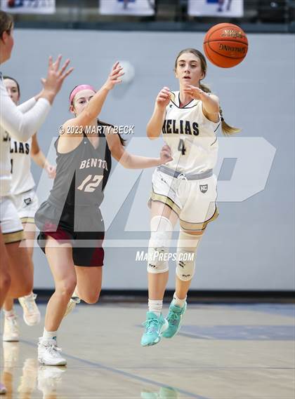 Thumbnail 2 in Helias vs Benton (Jefferson Bank Holiday Hoops) photogallery.