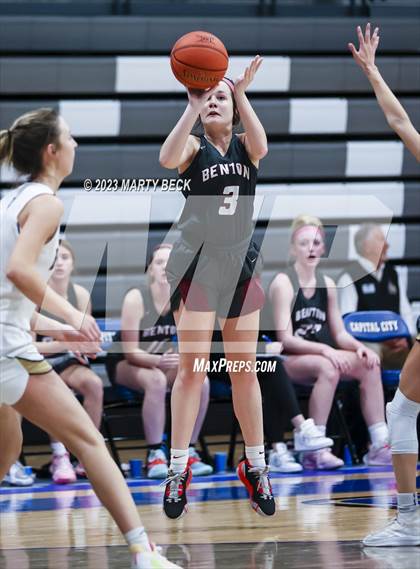 Thumbnail 1 in Helias vs Benton (Jefferson Bank Holiday Hoops) photogallery.