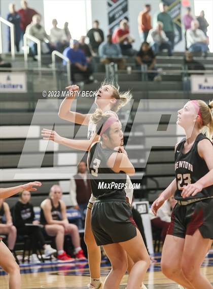 Thumbnail 1 in Helias vs Benton (Jefferson Bank Holiday Hoops) photogallery.