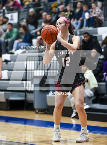 Thumbnail 1 in Helias vs Benton (Jefferson Bank Holiday Hoops) photogallery.
