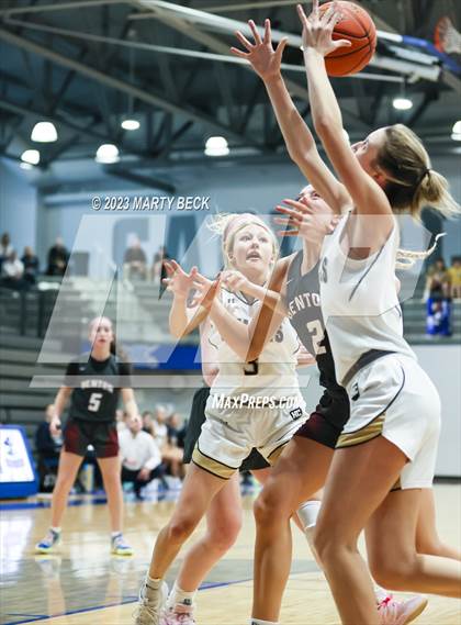 Thumbnail 2 in Helias vs Benton (Jefferson Bank Holiday Hoops) photogallery.