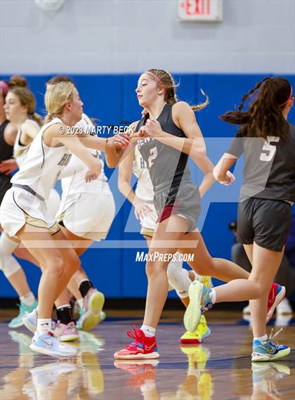 Thumbnail 1 in Helias vs Benton (Jefferson Bank Holiday Hoops) photogallery.