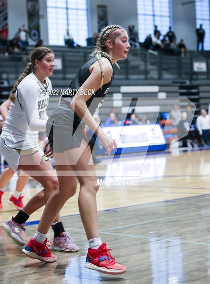Thumbnail 2 in Helias vs Benton (Jefferson Bank Holiday Hoops) photogallery.