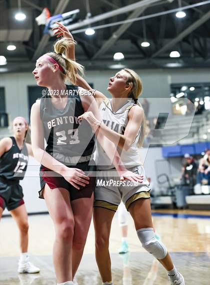 Thumbnail 3 in Helias vs Benton (Jefferson Bank Holiday Hoops) photogallery.