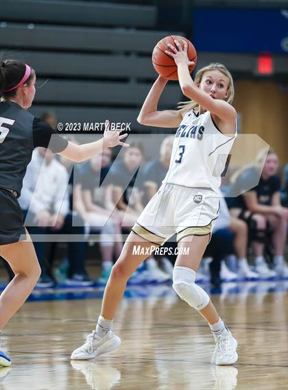 Thumbnail 3 in Helias vs Benton (Jefferson Bank Holiday Hoops) photogallery.