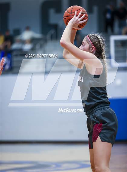 Thumbnail 3 in Helias vs Benton (Jefferson Bank Holiday Hoops) photogallery.