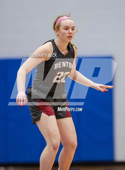 Thumbnail 3 in Helias vs Benton (Jefferson Bank Holiday Hoops) photogallery.