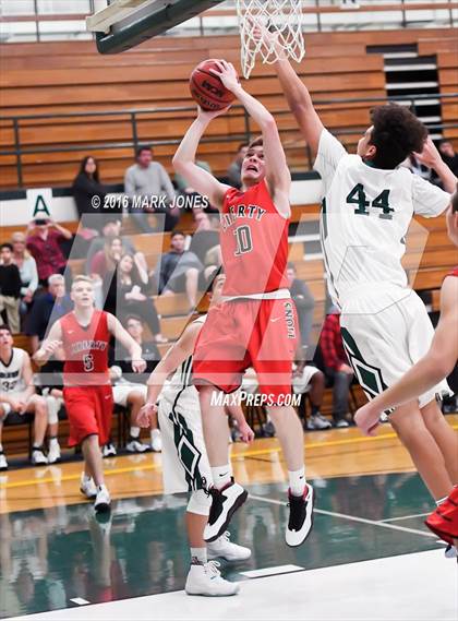 Thumbnail 3 in Liberty vs. Greenway (Judy Dixon Holiday Tournament) photogallery.